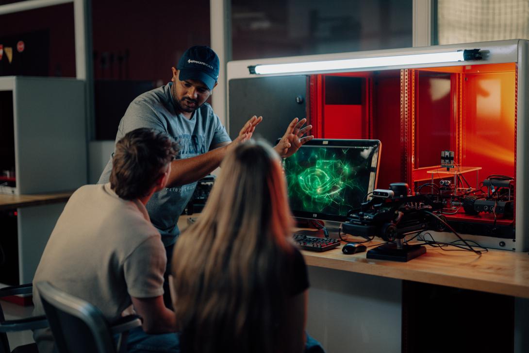 Students in ECE lab